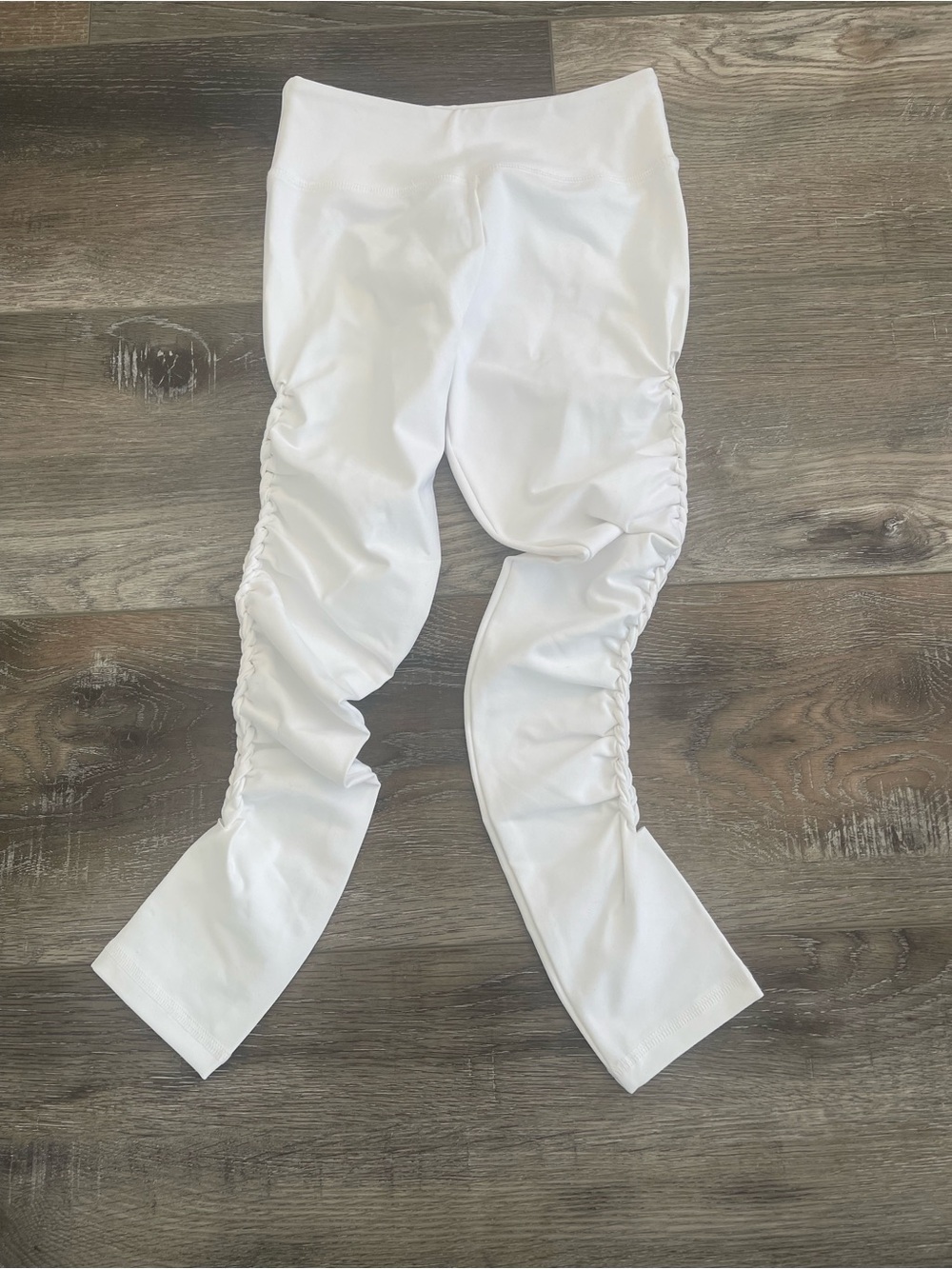 Jala clothing White Ruched Side Leggings - Women NWT size XS
